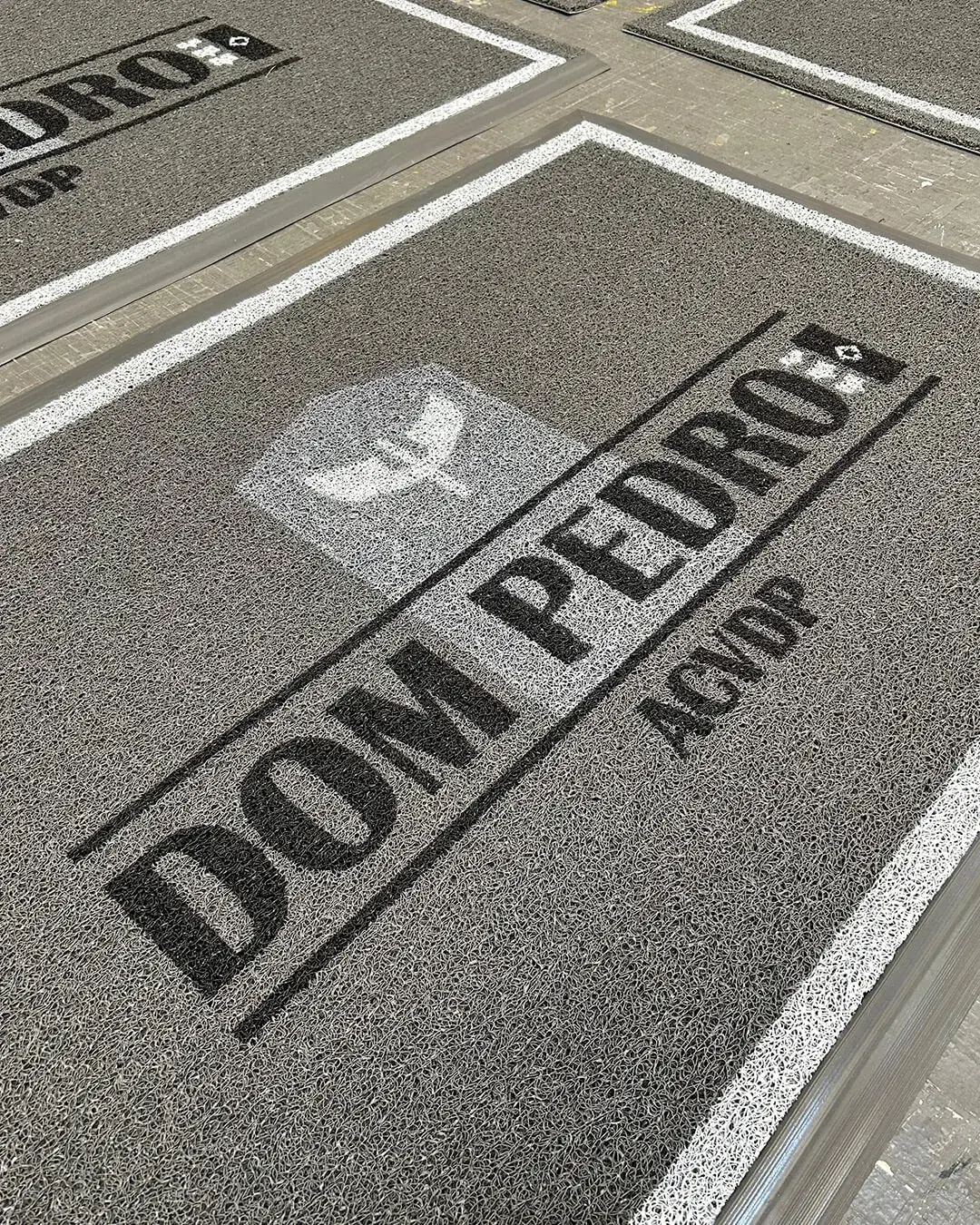 Tapetes de Vinil - Real Tapetes RJ