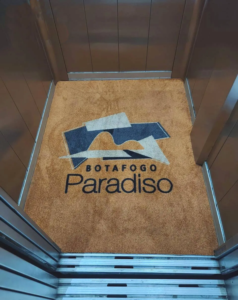 PORQUE USAR TAPETES PARA ELEVADORES