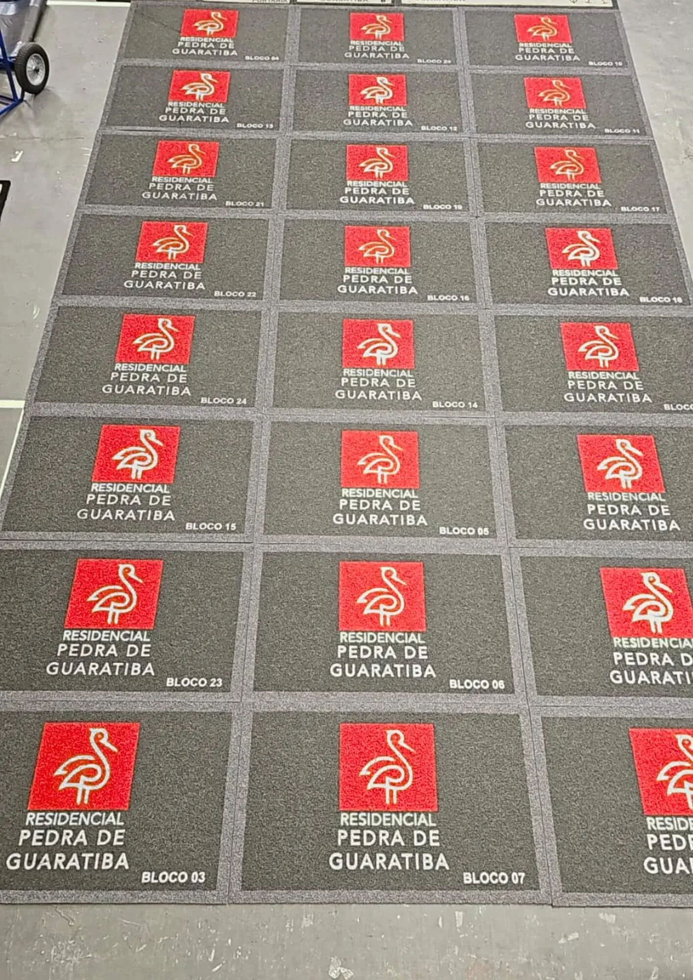 Tapetes para condominios personalizados - Real Tapetes RJ